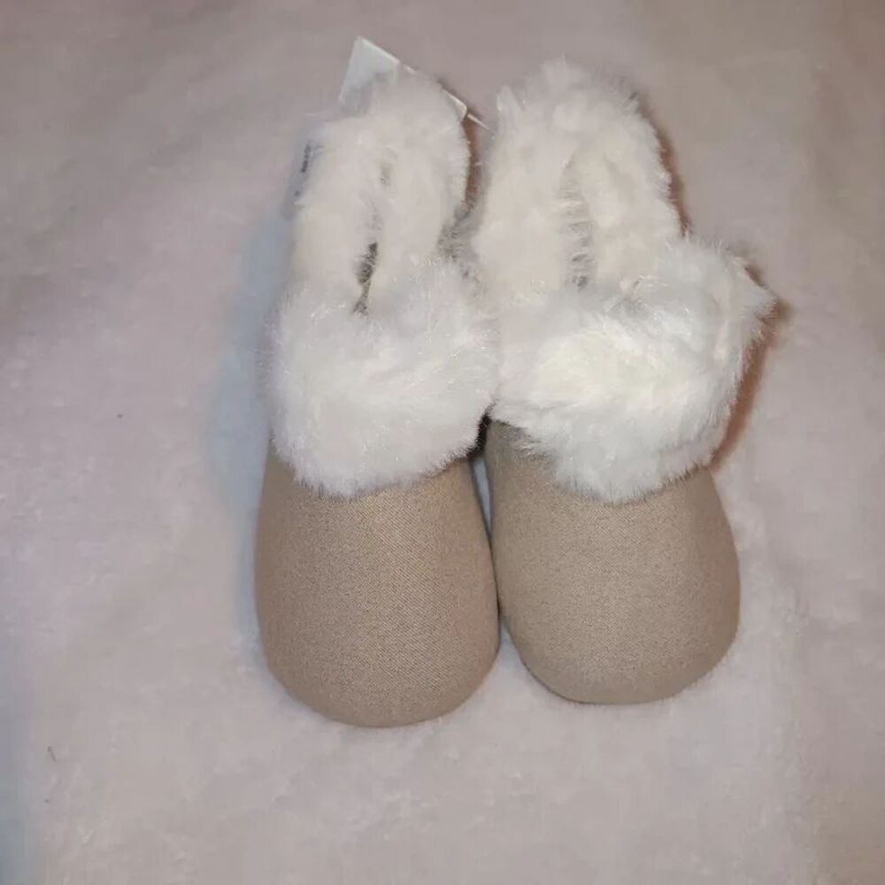 Old Navy Cozy Tan Baby Booties | Soft Faux Fur Infant Booties